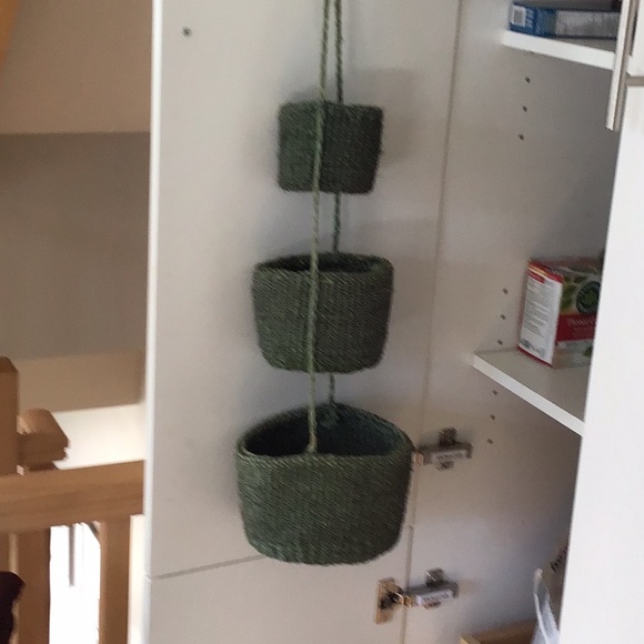 Hanging basket decor - Picture 2 of 3